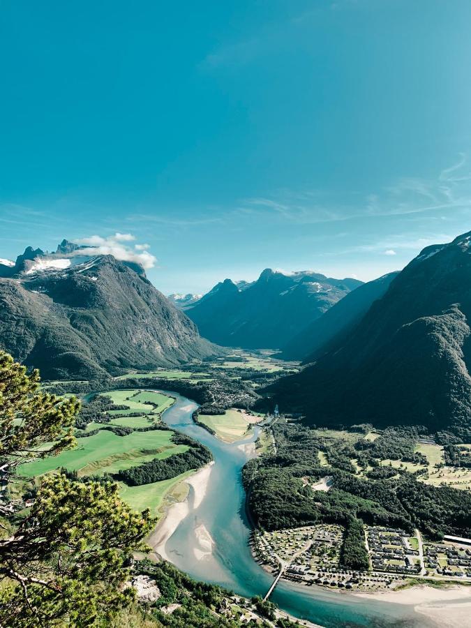 Andalsnes Hytteutleie Екстериор снимка
